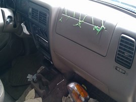 1999 TOYOTA TACOMA, WHITE, SR5, EXTD CAB, 2.4L, AT, 2WD.  Z25969